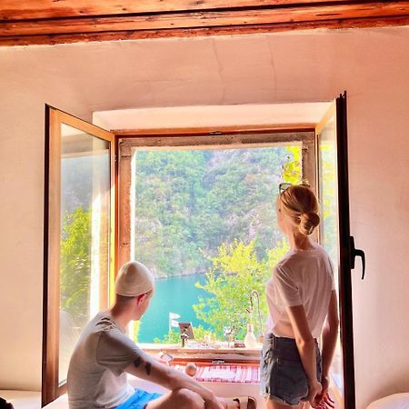 Neomalsore Agrotourism, Komani Lake Hotel Екстериор снимка